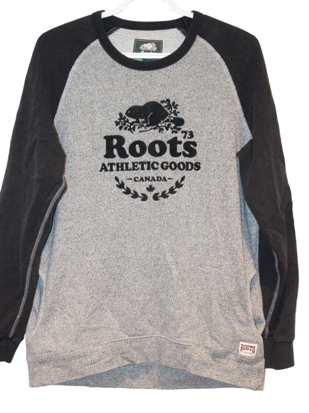 Roots Heathered Grey & Black Raglan Logo Crewneck Sweater Size M
